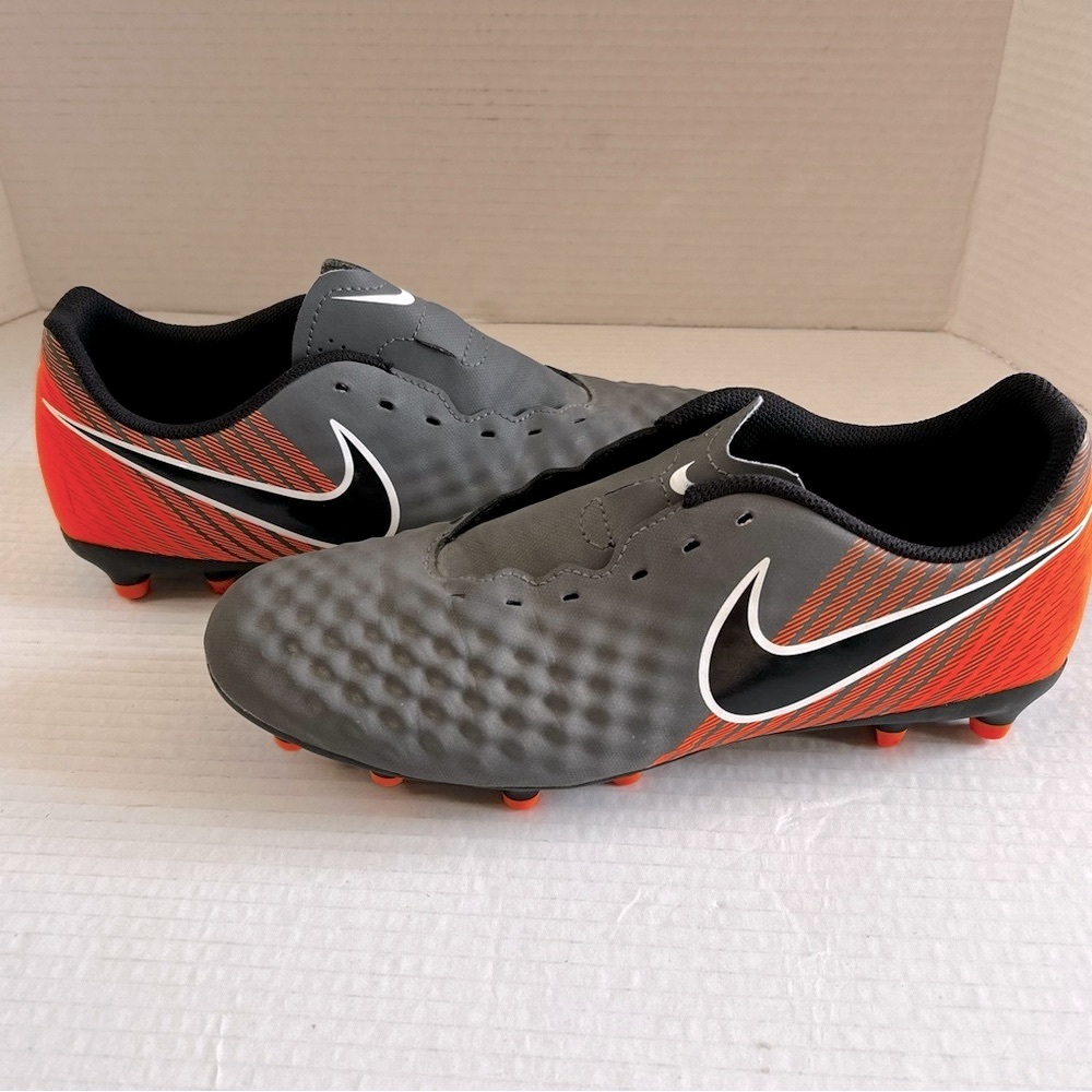 Nike Magista Obra II Academy DF FG Soccer Cleats - Men's Size 7 - Discontinued